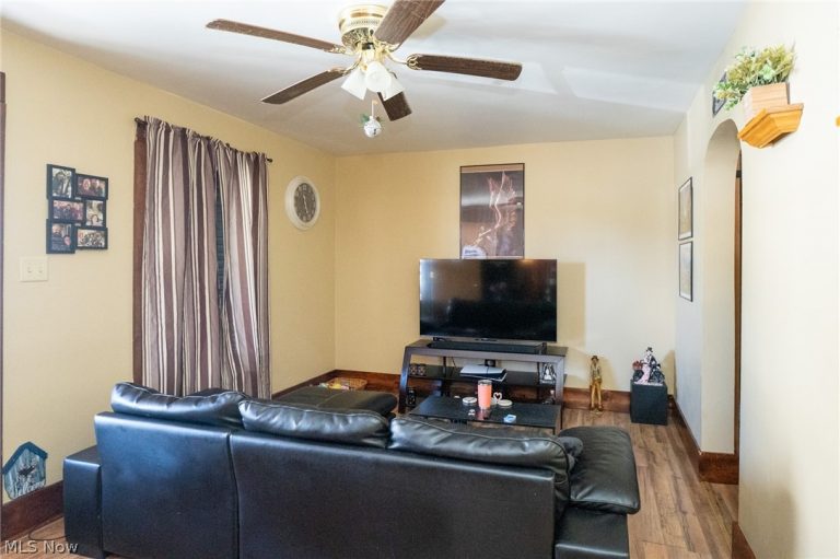 2204 Commerce Street, Wellsburg, WV - Photo 3