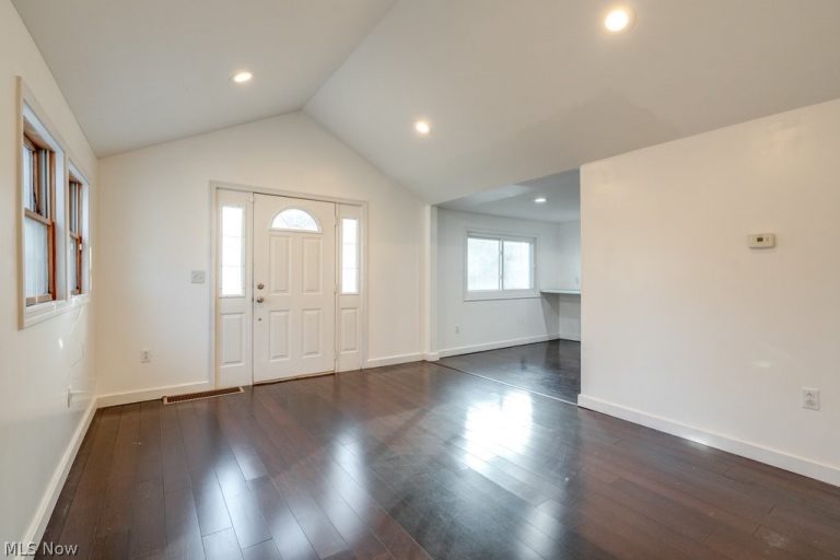 6095 Bell Avenue, Hubbard, OH - Photo 5