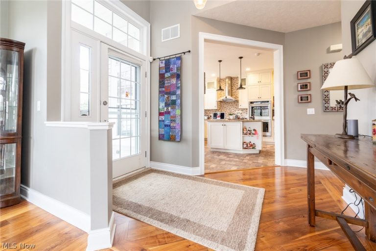 310 Blossom Lane, Orange, OH - Photo 3