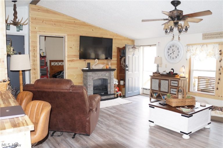 2742 Laurel Creek Road, Waverly, WV - Photo 2