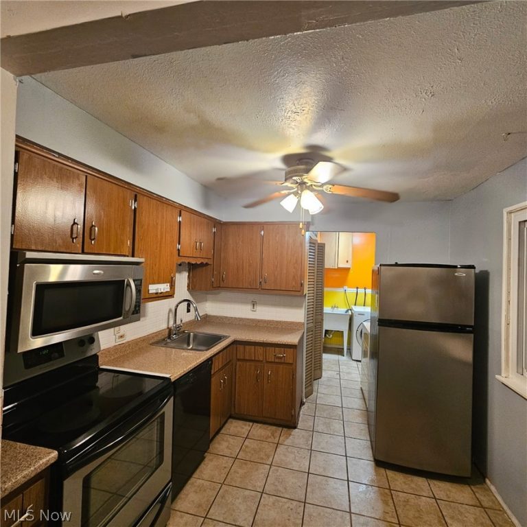 6280 Eldridge Boulevard, Bedford Heights, OH - Photo 3