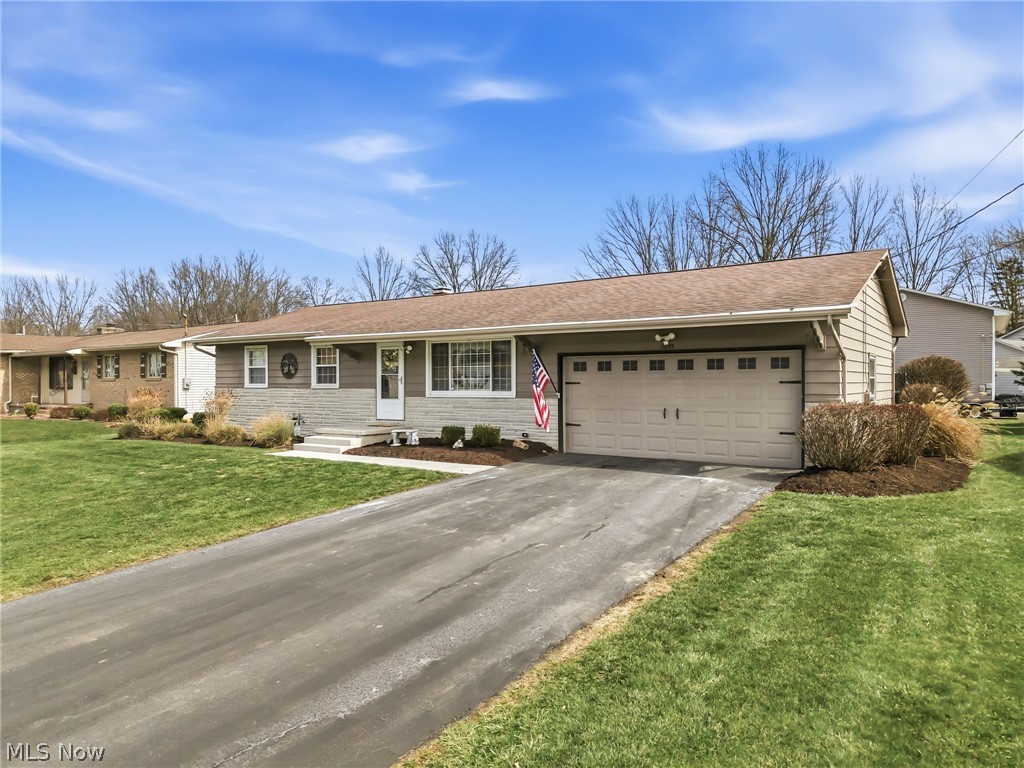 2855 Vollmer Drive, Austintown, OH