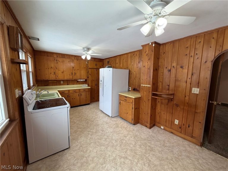 2229 Schneider Street, North Canton, OH - Photo 6