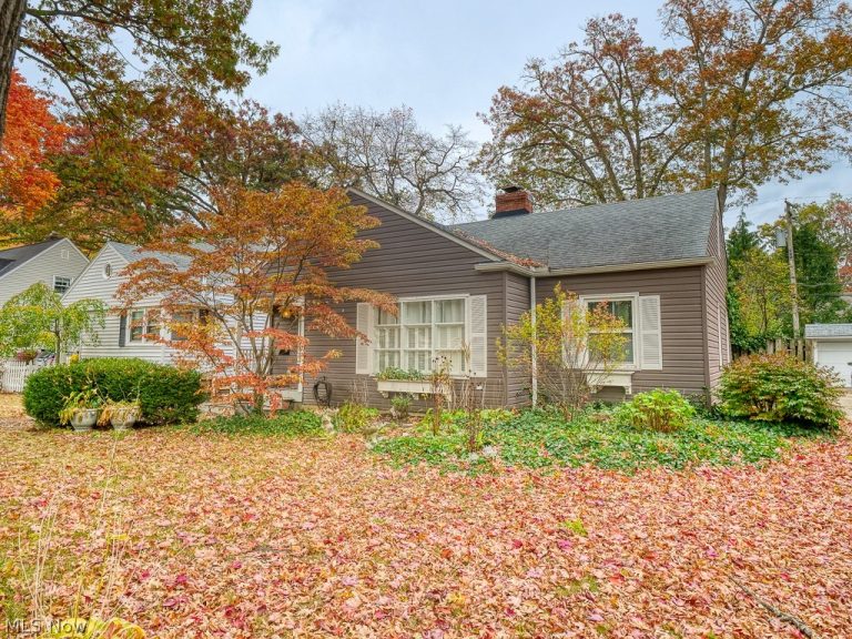 559 Kenilworth Road, Bay Village, OH - Photo 3