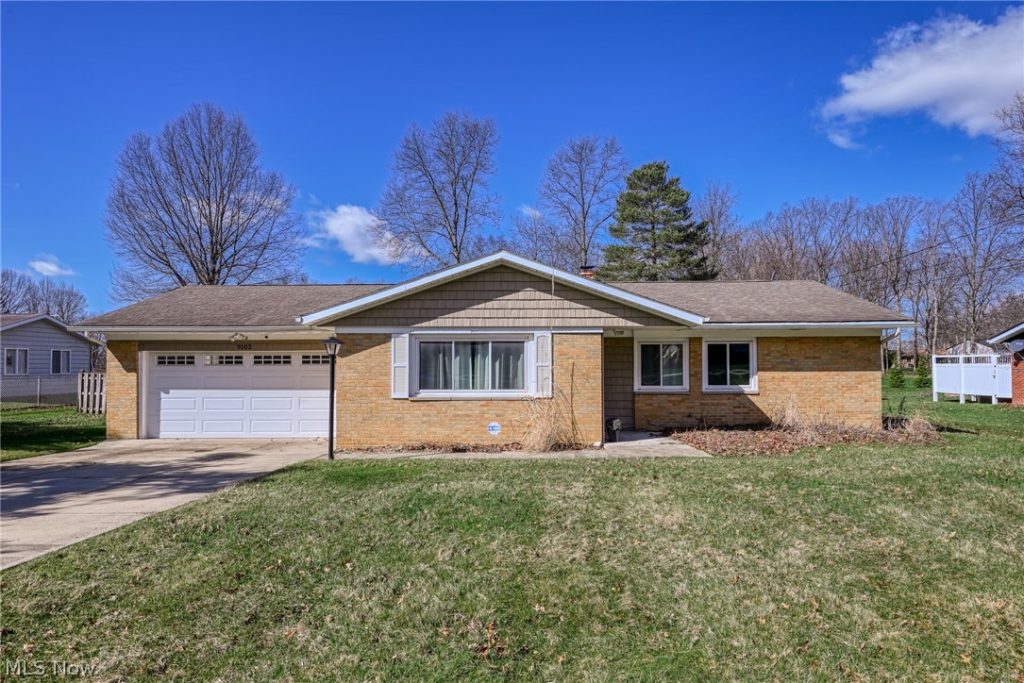 9102 Tanglewood Road, Macedonia, OH
