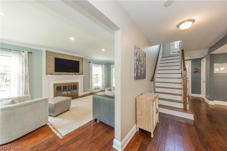 18707 Scottsdale Boulevard, Shaker Heights, OH - Photo 6