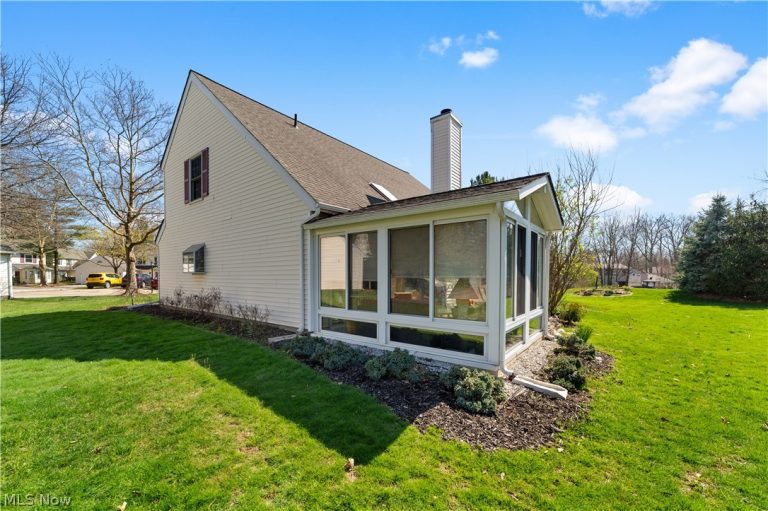 5800 Ridgeview Lane, Willoughby, OH - Photo 3