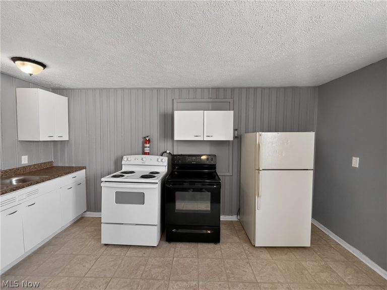 2914-2916 Seneca Avenue, Lorain, OH - Photo 6