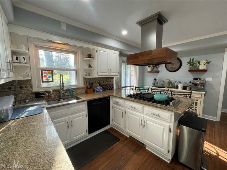 1534 Belvoir Boulevard, South Euclid, OH - Photo 6