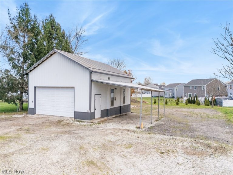9865 Cleveland Avenue, Uniontown, OH, 44685