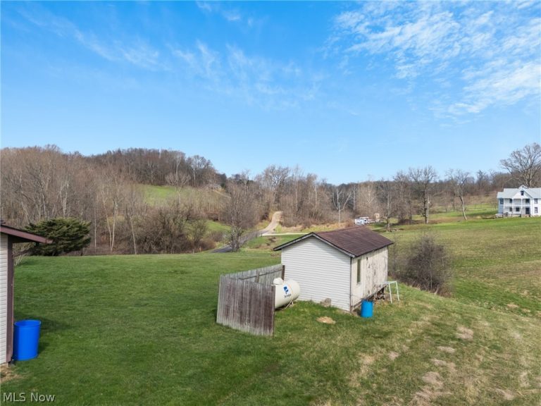 1090 Fort Road, Dellroy, OH - Photo 8
