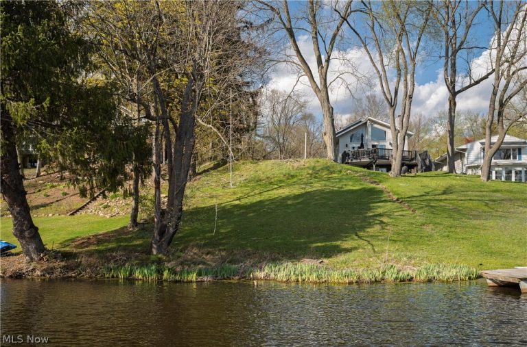 73 Cherry Drive, North Canton, OH - Photo 4