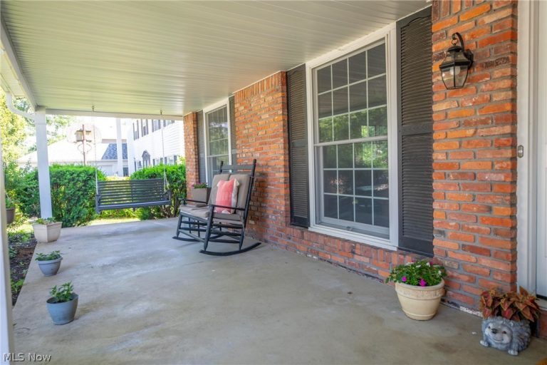 18211 Winchester Court, Strongsville, OH - Photo 3
