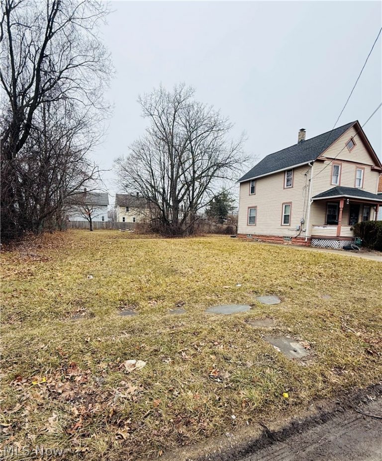 Apple Avenue, Lorain, OH, 44055