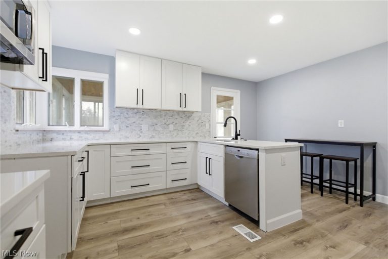 295 276th Street, Euclid, OH - Photo 5