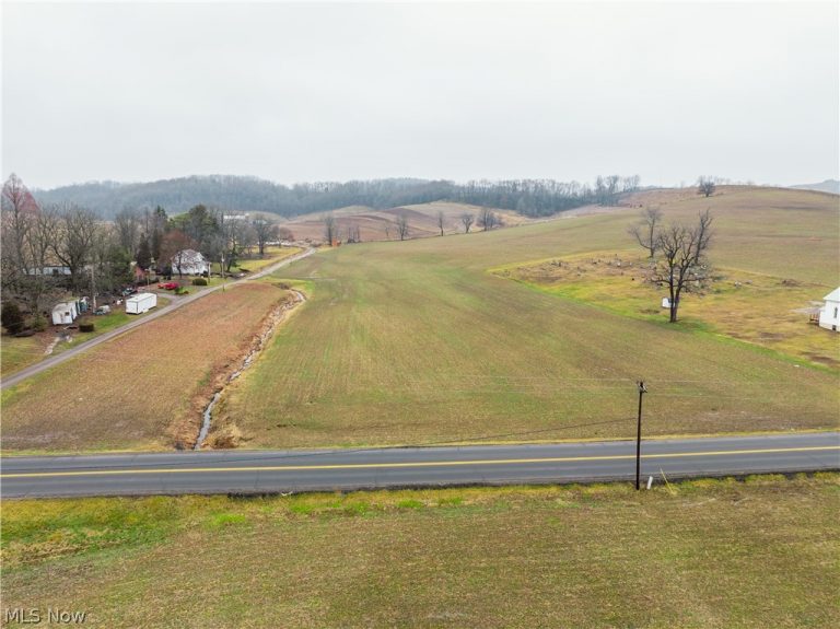 3967 Crooked Run Road, New Philadelphia, OH, 44663