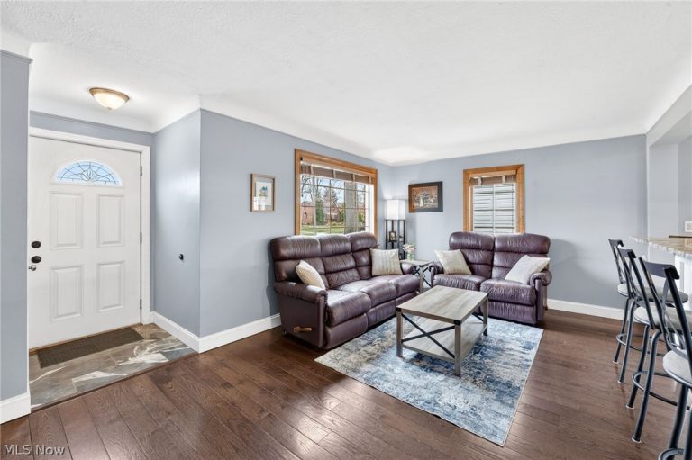 24024 Oakland Road, Bay Village, OH - Photo 6