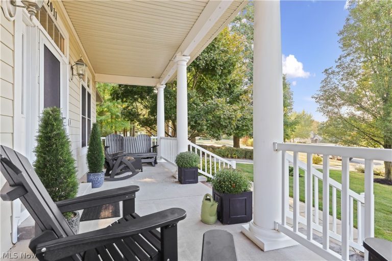 2011 Swan Lake Circle, Kent, OH - Photo 8