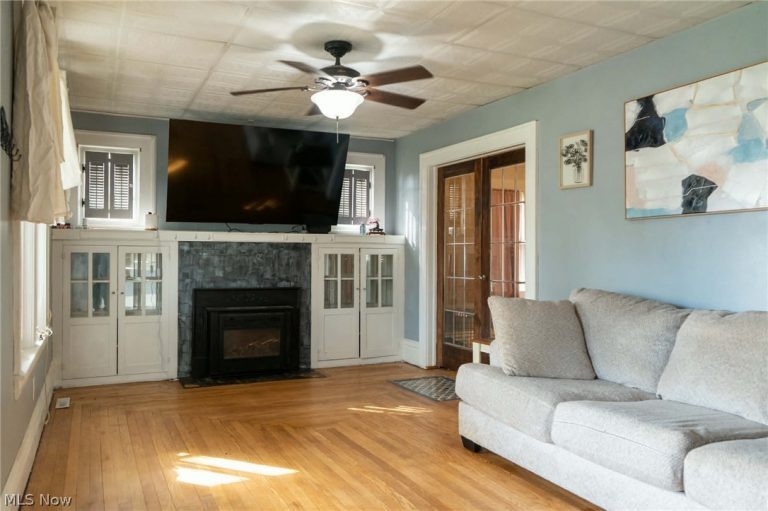 707 47th Street, Vienna, WV - Photo 3