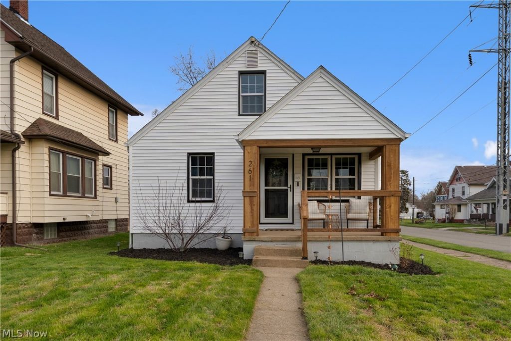 261 Sexton Street, Struthers, OH