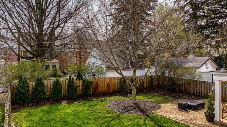19477 Henry Road, Fairview Park, OH - Photo 6