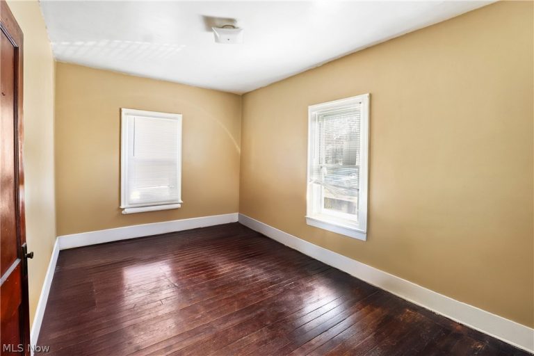 517 Brown Street, Akron, OH - Photo 8