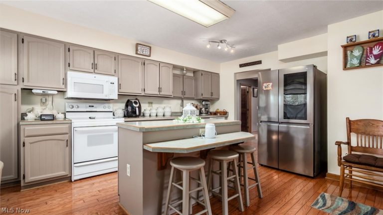 3020 Broadvue Circle, Zanesville, OH - Photo 6