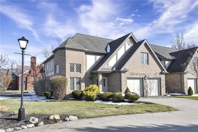 1 Aberdeen Court, Rocky River, OH - Photo 2