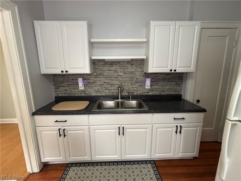 1671 Lincoln Avenue, Lakewood, OH - Photo 6