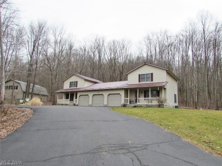 1322 Steele Hill Road, New Philadelphia, OH, 44663