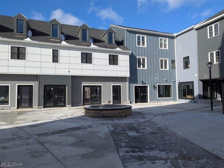 1300 Weathervane Lane #219, Akron, OH, 44313