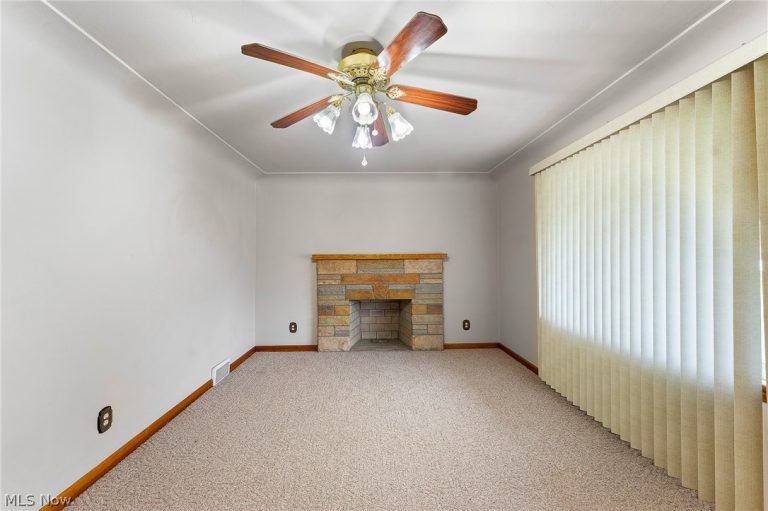 687 Moore Avenue, Campbell, OH - Photo 3
