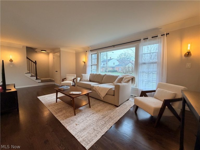 3921 Faversham Road, University Heights, OH - Photo 4