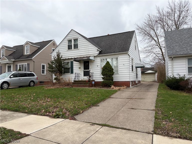 14112 Krems Avenue, Maple Heights, OH - Photo 2
