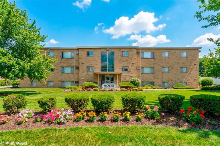 5200 Royalton Road #9B, North Royalton, OH, 44133