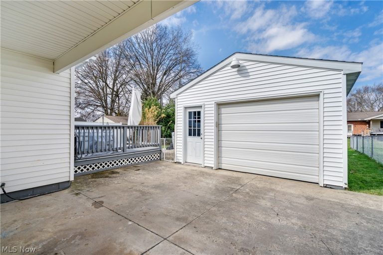 5362 Willow Crest Avenue, Austintown, OH - Photo 6