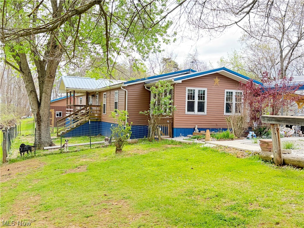 441 Tower Road, Elizabeth, WV