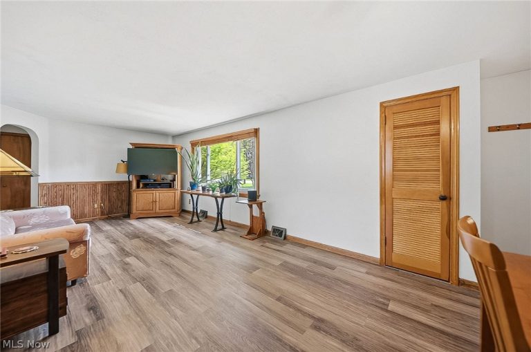 10129 River Road, Elyria, OH - Photo 2
