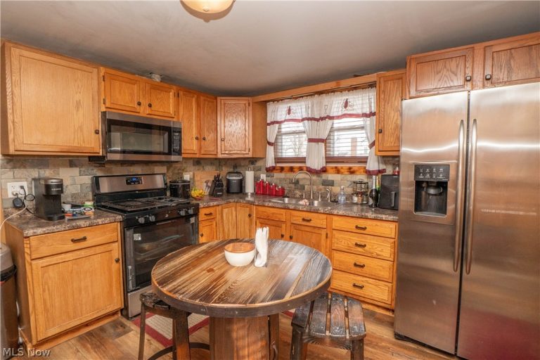 8242-8244 Navarre Road, Massillon, OH - Photo 6