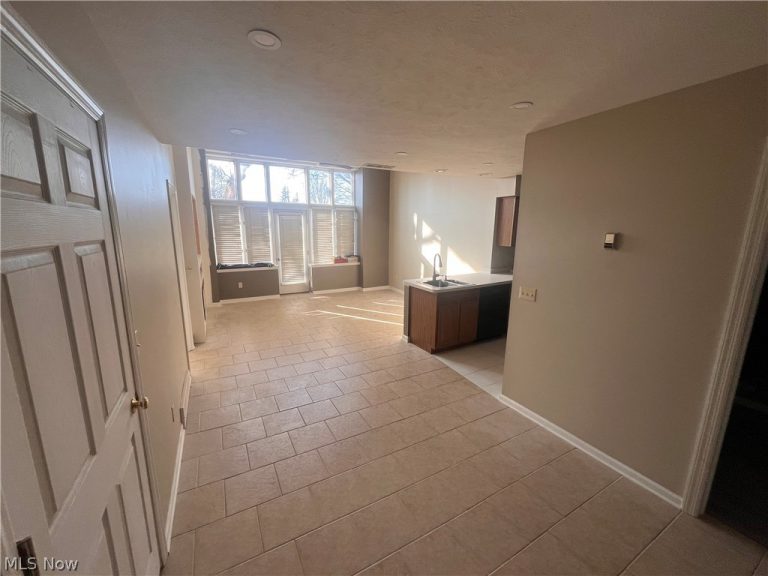 1000 2nd Street #204, Fairport Harbor, OH - Photo 8