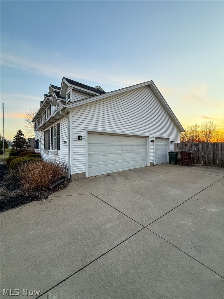 17058 Chamberlain Road, Grafton, OH - Photo 2