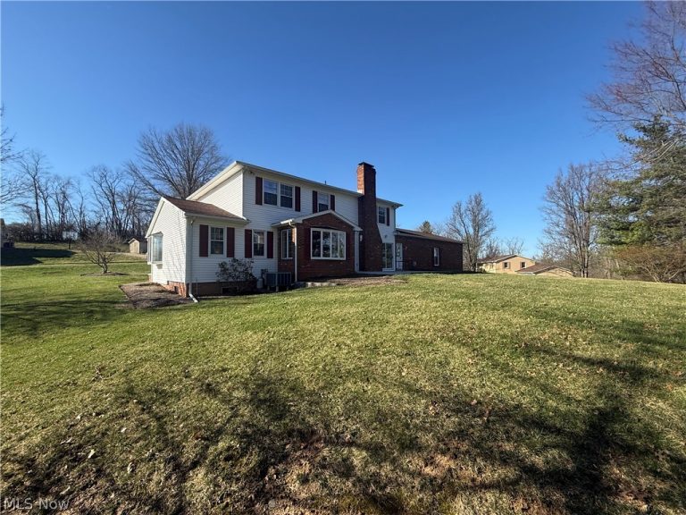 220 Barrington Ridge, New Concord, OH - Photo 6