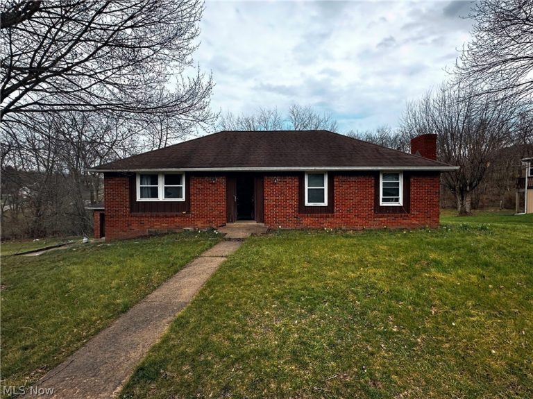128 Shaffer Lane, New Cumberland, WV, 26047