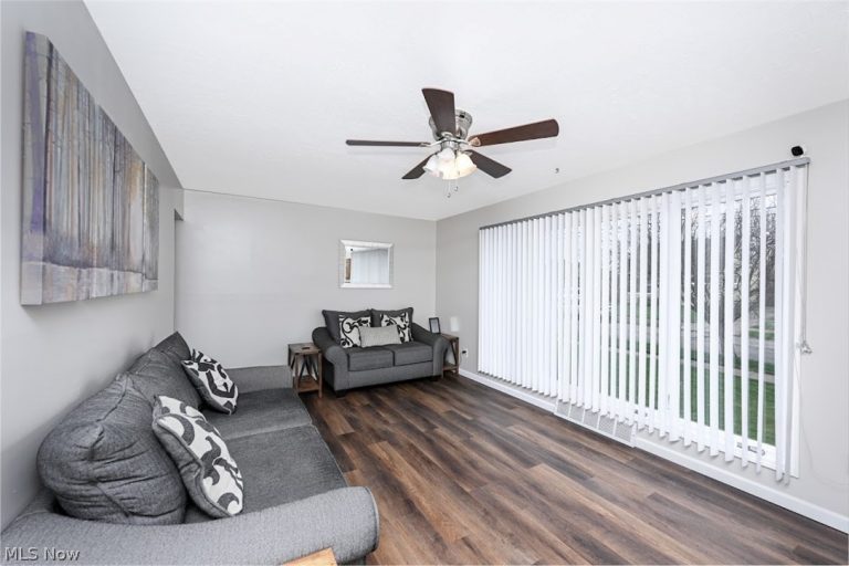 6065 Mercer Drive, Brook Park, OH - Photo 3