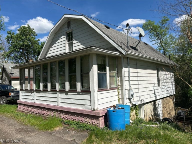119 Belle Alley, Uhrichsville, OH - Photo 4