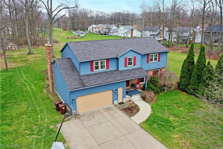 6389 Tara Drive, Youngstown, OH - Photo 3