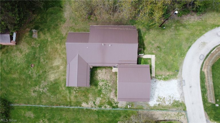 146 Brown Road, Follansbee, WV - Photo 3