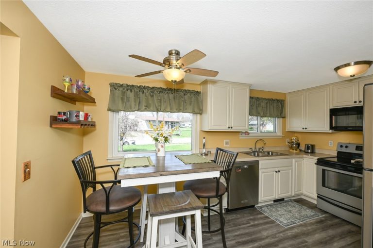 1156 Terrace Road, North Canton, OH - Photo 3