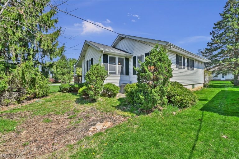 8581 Webster Road, Strongsville, OH - Photo 3