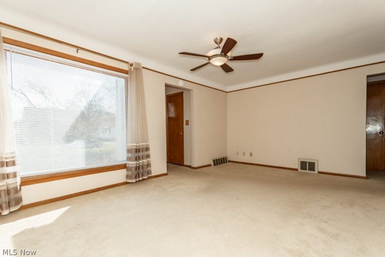 428 274th St, Euclid, OH - Photo 5